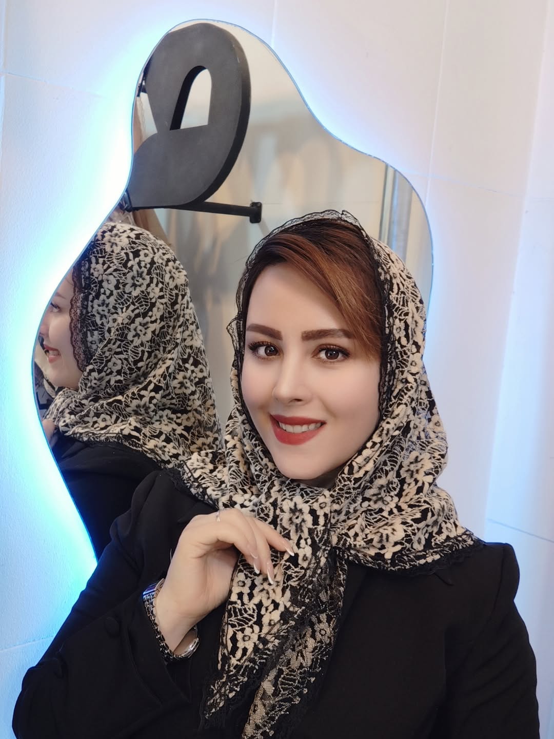 اسکارف سه گوش گیپور گل برجسته